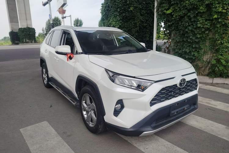 Used Toyota RAV4 2020 2.0L CVT Two-Wheel Drive Fashion Edition Exterior 1