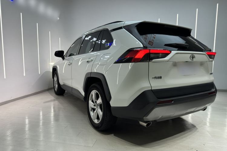Used Toyota RAV4 2020 2.0L CVT Two-Wheel Drive Fashion PLUS Edition Exterior 2