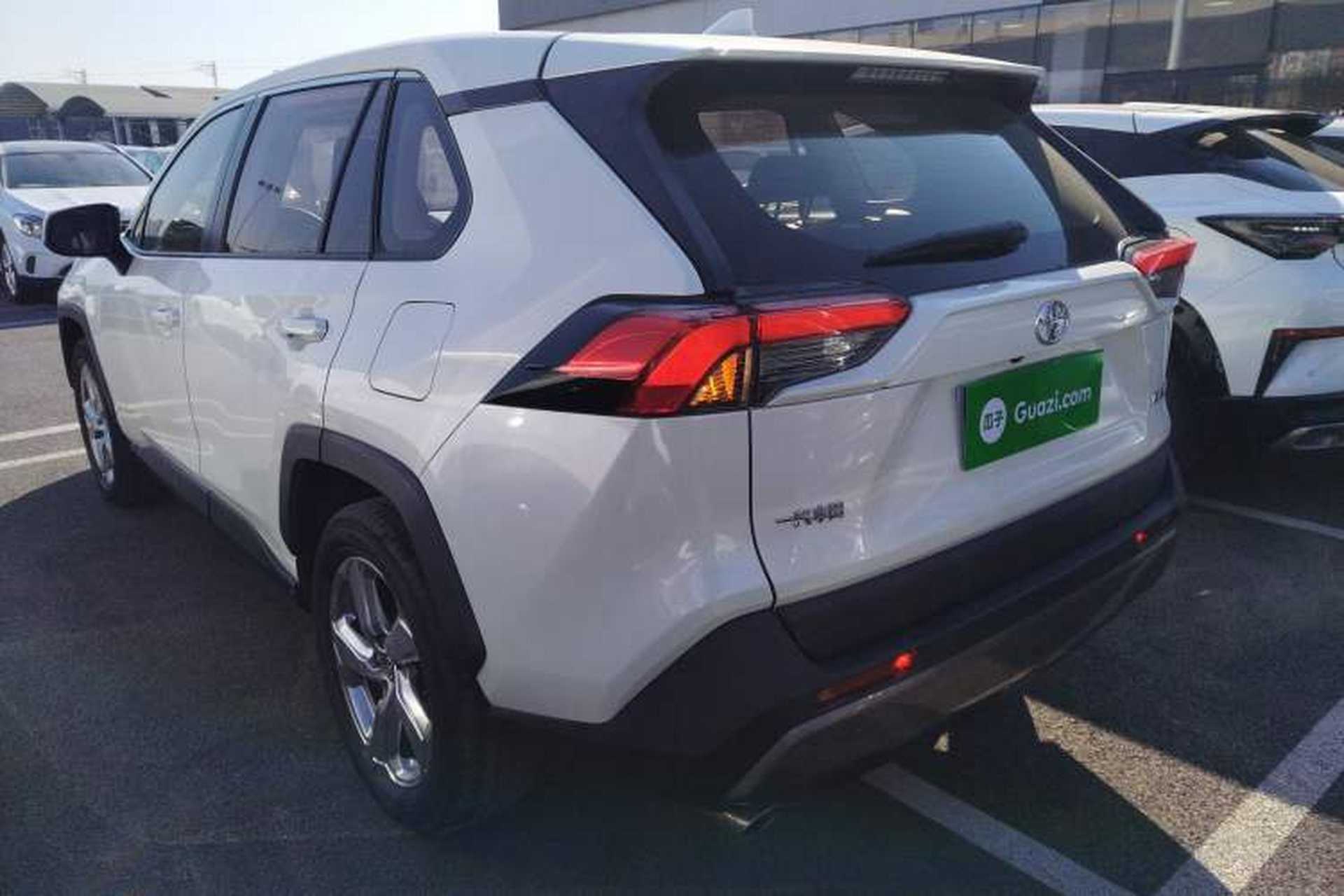 Used Toyota RAV4 2020 2.0L CVT Two-Wheel Drive Fashion Edition Exterior 2