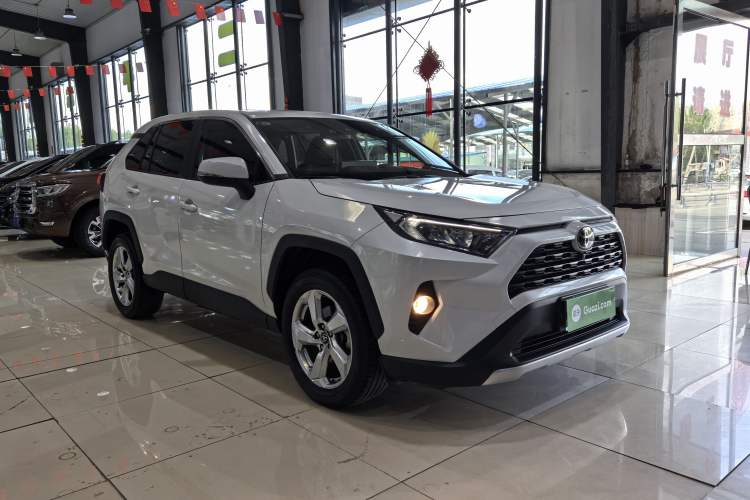 Used Toyota RAV4 2020 2.0L CVT Two-Wheel Drive Fashion Edition Exterior 2