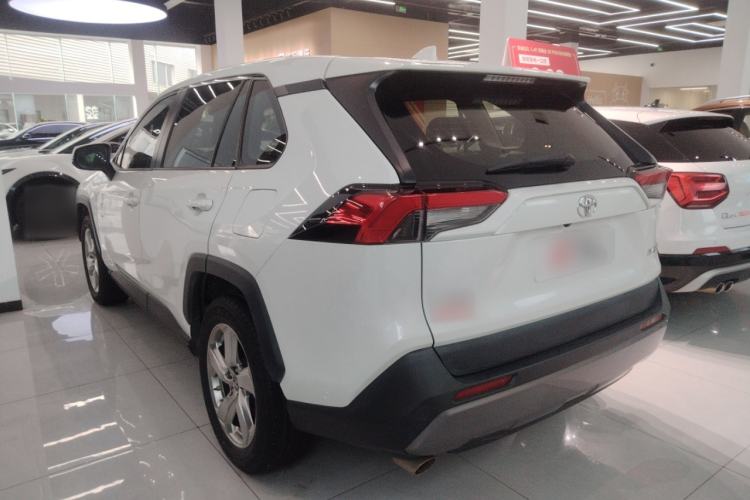 Used Toyota RAV4 2020 2.0L CVT Two-Wheel Drive Fashion Edition Exterior 2