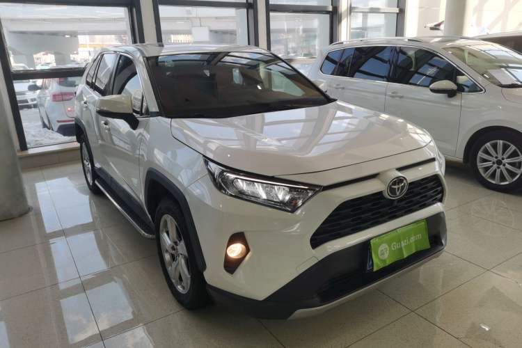 Used Toyota RAV4 2020 2.0L CVT Two-Wheel Drive Fashion Edition Exterior 2