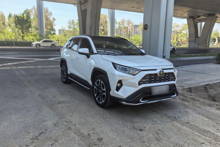 Used Toyota RAV4 2020 2.0L CVT Two-Wheel Drive Prestige Edition Exterior 2