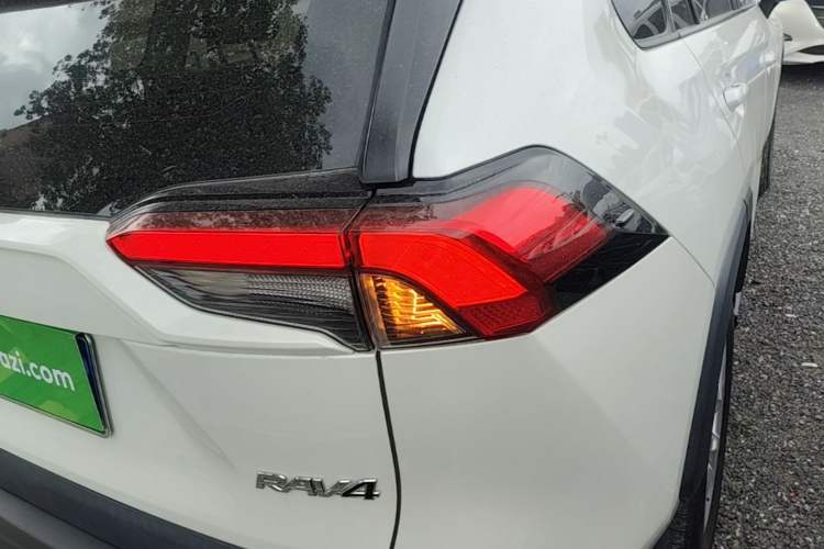 Used Toyota RAV4 2020 2.0L CVT Two-Wheel Drive Urban Edition Exterior 3