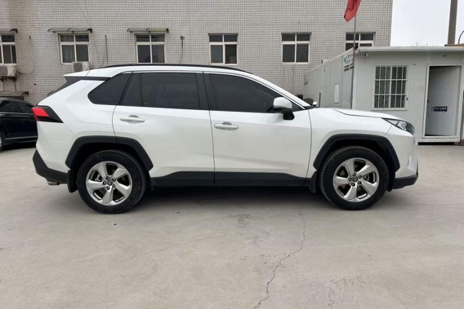 Used Toyota RAV4 2020 2.0L CVT 4x4 Style PLUS Edition Exterior 3