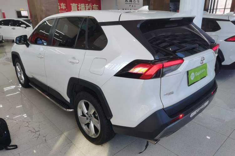 Used Toyota RAV4 2020 2.0L CVT Two-Wheel Drive Fashion Edition Exterior 3