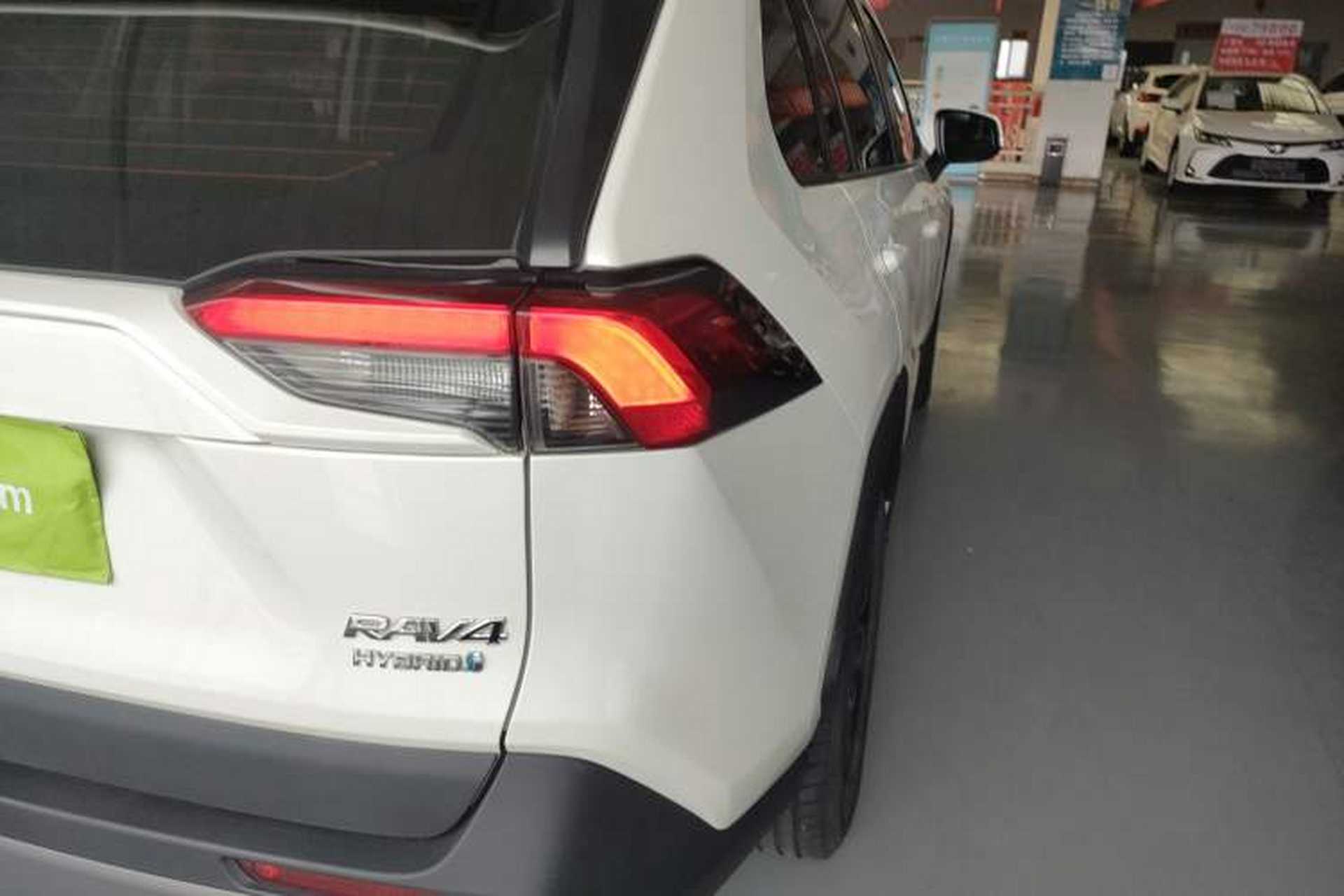 Used Toyota RAV4 2020 Dual-Engine 2.5L E-CVT 4x4 Elite PLUS Edition Exterior 3