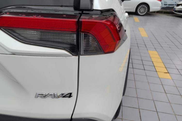 Used Toyota RAV4 2020 2.0L CVT Two-Wheel Drive Urban Edition Exterior 3