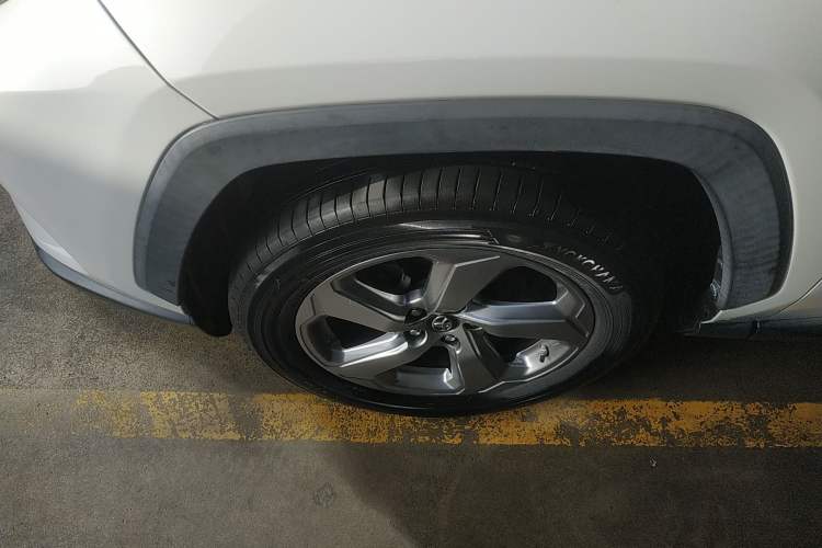 Used Toyota RAV4 2020 2.0L CVT Two-Wheel Drive Fashion PLUS Edition Exterior 3