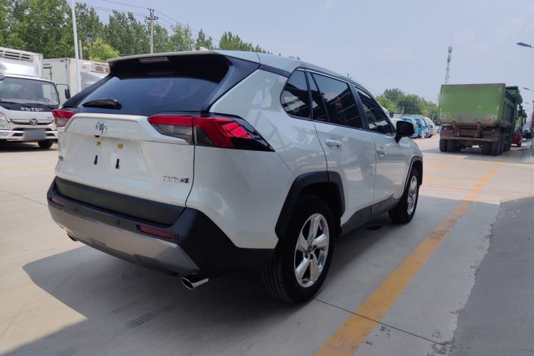 Used Toyota RAV4 2020 2.0L CVT Two-Wheel Drive Fashion Edition Exterior 3