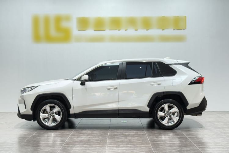 Used Toyota RAV4 2020 2.0L CVT Two-Wheel Drive Fashion Edition Exterior 3