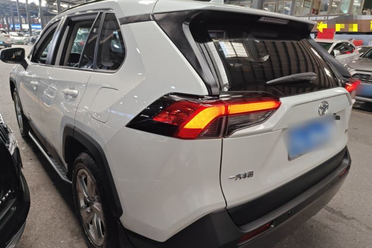 Used Toyota RAV4 2020 2.0L CVT Two-Wheel Drive Fashion Edition Exterior 3