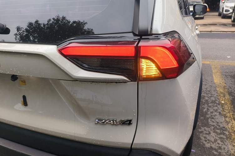 Used Toyota RAV4 2020 2.0L CVT Two-Wheel Drive Urban Edition Exterior 3
