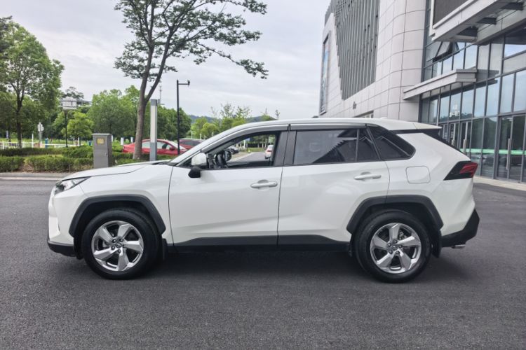 Used Toyota RAV4 2020 2.0L CVT Two-Wheel Drive Fashion PLUS Edition Exterior 3