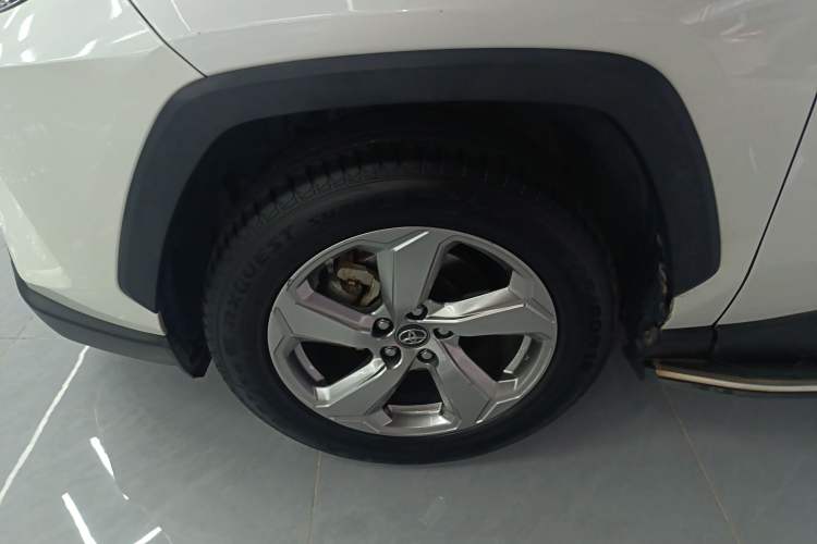 Used Toyota RAV4 2020 2.0L CVT Two-Wheel Drive Fashion Edition Exterior 4
