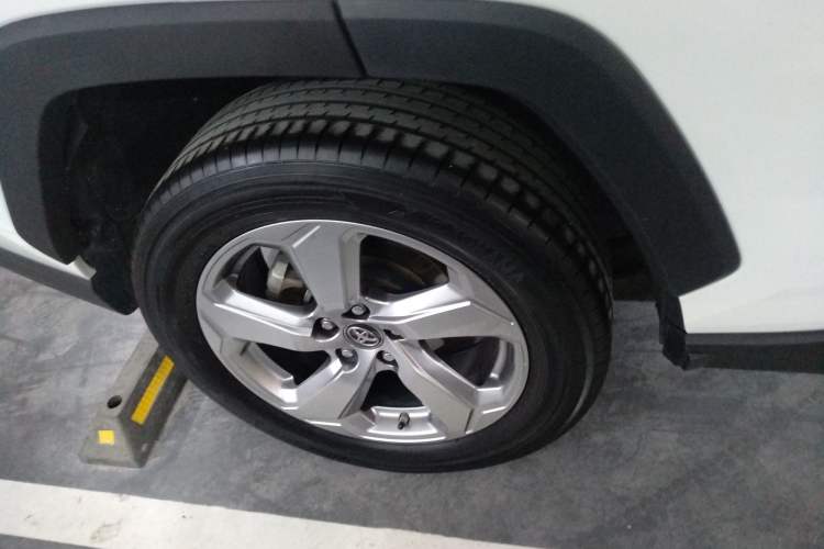 Used Toyota RAV4 2020 2.0L CVT 4x4 Trend Edition Exterior 4