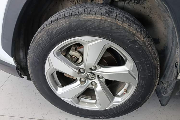 Used Toyota RAV4 2020 2.0L CVT Two-Wheel Drive Fashion Edition Exterior 4