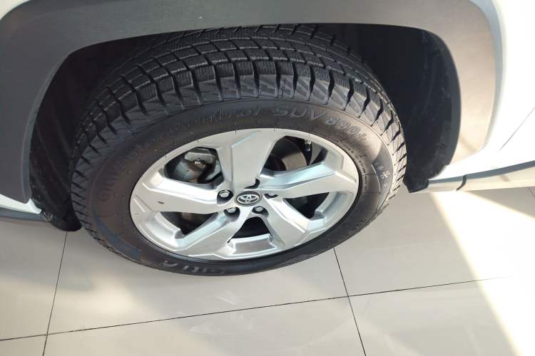 Used Toyota RAV4 2020 2.0L CVT Two-Wheel Drive Fashion PLUS Edition Exterior 4