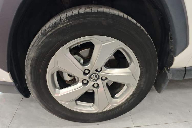 Used Toyota RAV4 2020 2.0L CVT Two-Wheel Drive Fashion PLUS Edition Exterior 4