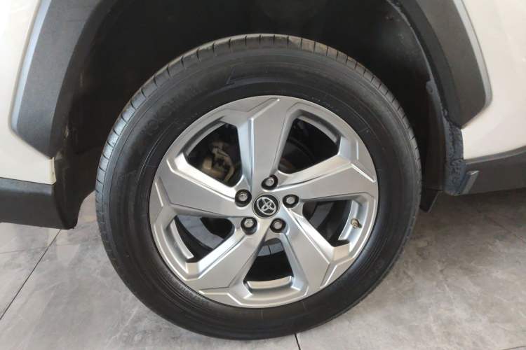 Used Toyota RAV4 2020 2.0L CVT Two-Wheel Drive Fashion PLUS Edition Exterior 4