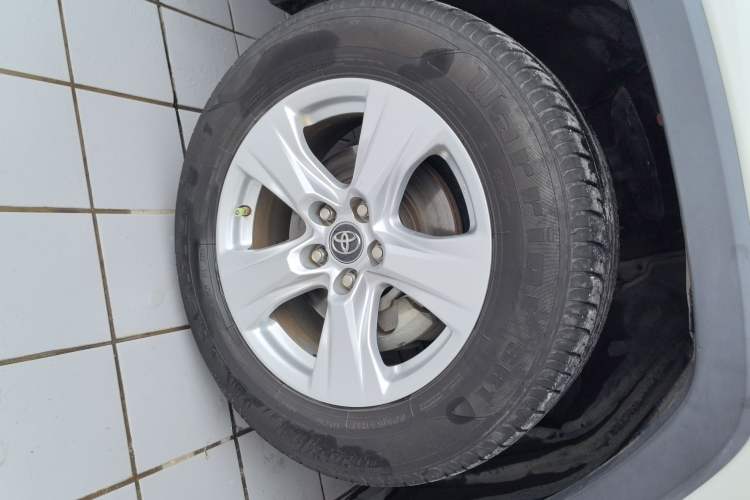 Used Toyota RAV4 2020 2.0L CVT Two-Wheel Drive Urban Edition Exterior 4