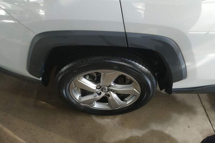 Used Toyota RAV4 2020 2.0L CVT Two-Wheel Drive Fashion PLUS Edition Exterior 4