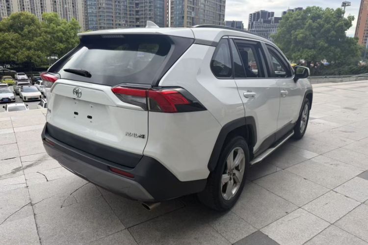 Used Toyota RAV4 2020 2.0L CVT Two-Wheel Drive Fashion PLUS Edition Exterior 4