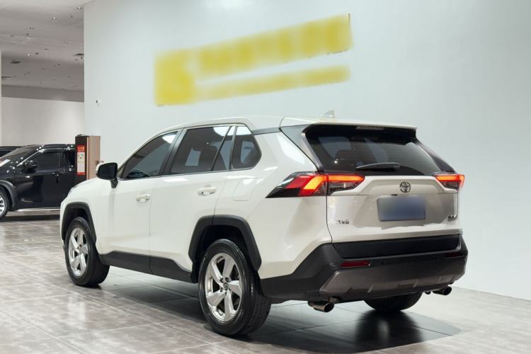 Used Toyota RAV4 2020 2.0L CVT Two-Wheel Drive Fashion Edition Exterior 4