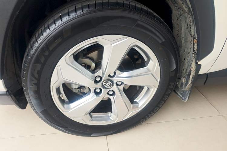 Used Toyota RAV4 2020 2.0L CVT Two-Wheel Drive Fashion PLUS Edition Exterior 4