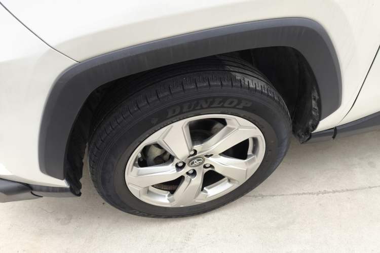Used Toyota RAV4 2020 2.0L CVT Two-Wheel Drive Fashion Edition Exterior 4