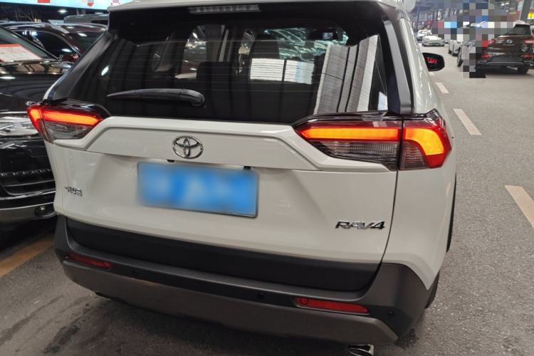 Used Toyota RAV4 2020 2.0L CVT Two-Wheel Drive Fashion Edition Exterior 4