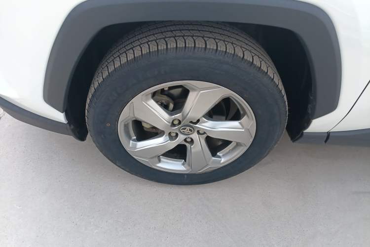 Used Toyota RAV4 2020 2.0L CVT Two-Wheel Drive Fashion Edition Exterior 4