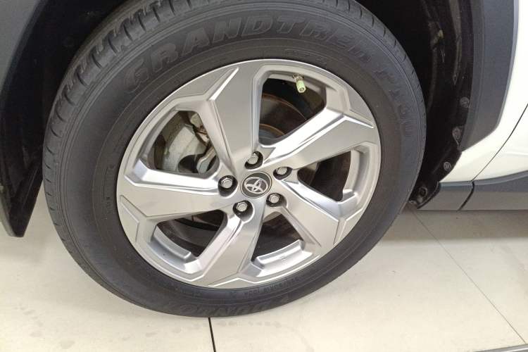 Used Toyota RAV4 2020 2.0L CVT Two-Wheel Drive Fashion PLUS Edition Exterior 4