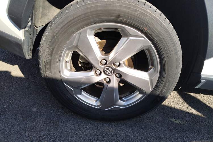 Used Toyota RAV4 2020 2.0L CVT Two-Wheel Drive Fashion Edition Exterior 5