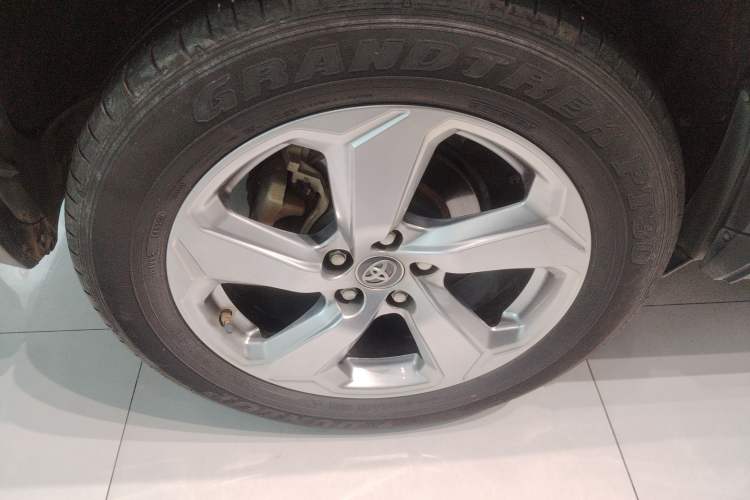 Used Toyota RAV4 2020 2.0L CVT Two-Wheel Drive Fashion Edition Exterior 5