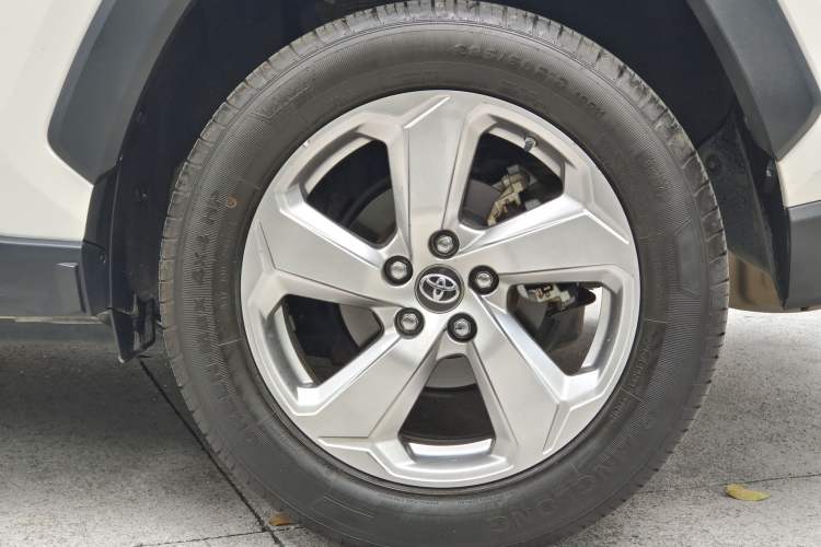 Used Toyota RAV4 2020 2.0L CVT Two-Wheel Drive Fashion Edition Exterior 5