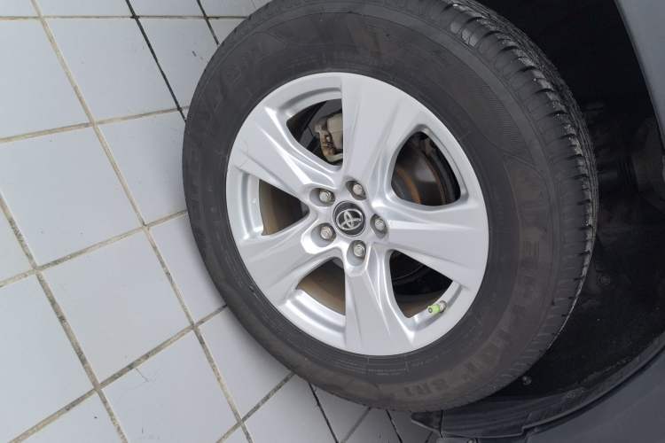 Used Toyota RAV4 2020 2.0L CVT Two-Wheel Drive Urban Edition Exterior 5