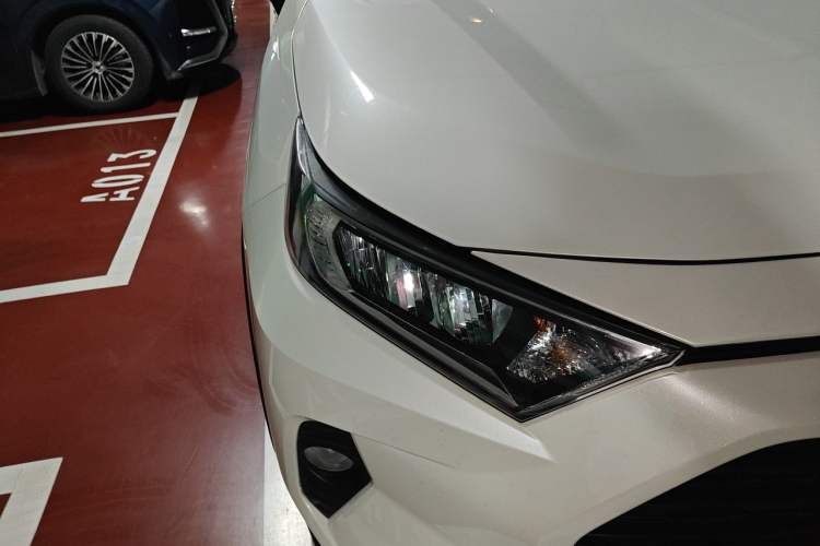 Used Toyota RAV4 2020 2.0L CVT Two-Wheel Drive Fashion PLUS Edition Exterior 6