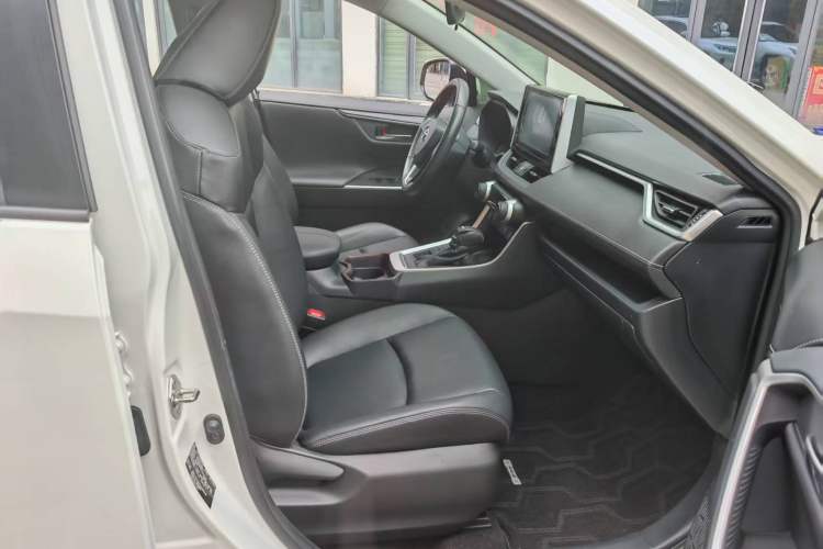 Used Toyota RAV4 2020 2.0L CVT 4x4 Style PLUS Edition Exterior 6