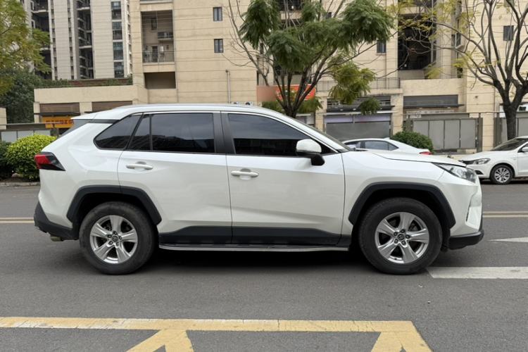 Used Toyota RAV4 2020 2.0L CVT Two-Wheel Drive Urban Edition Exterior 6