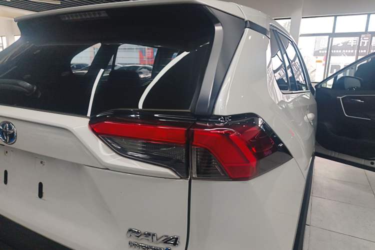 Used Toyota RAV4 2020 Dual-Engine 2.5L E-CVT 4x4 Elite PLUS Edition Exterior 6