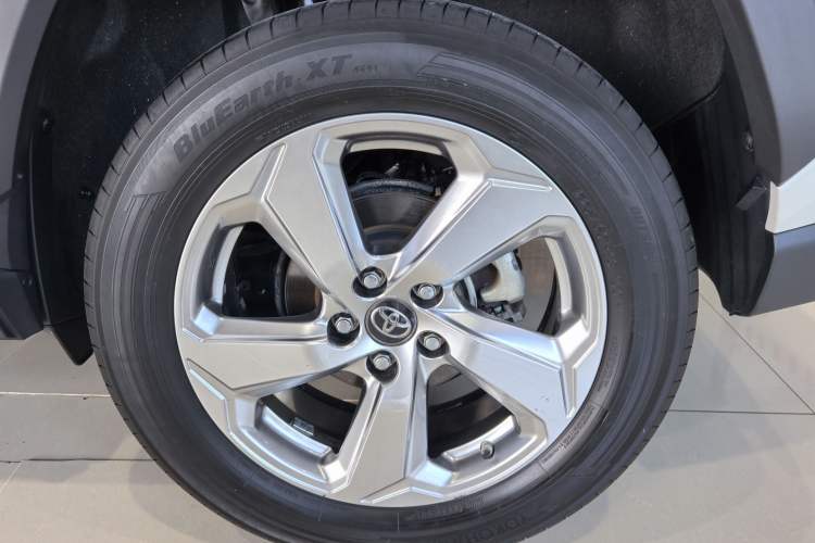 Used Toyota RAV4 2020 2.0L CVT Two-Wheel Drive Fashion Edition Exterior 7