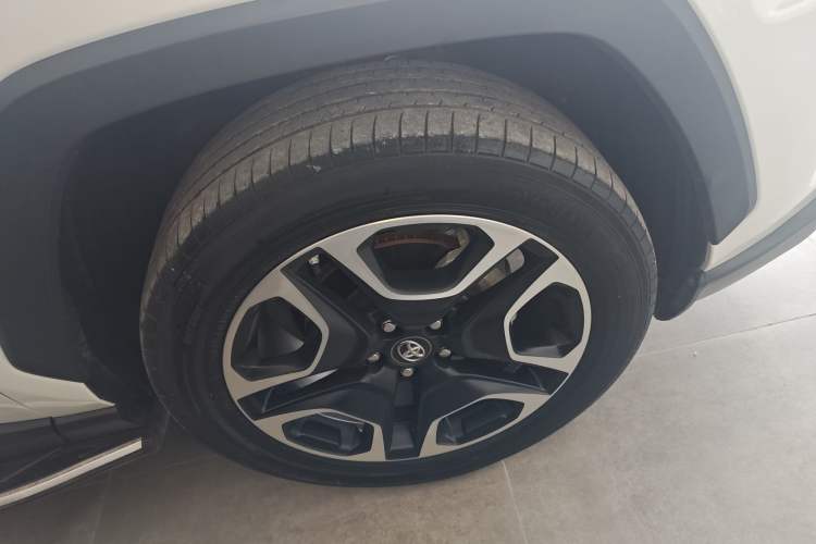 Used Toyota RAV4 2020 2.0L CVT Four-Wheel Drive Prestige Edition Exterior 8