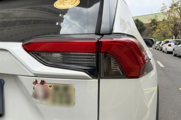 Used Toyota RAV4 2020 2.0L CVT Two-Wheel Drive Urban Edition Exterior 8