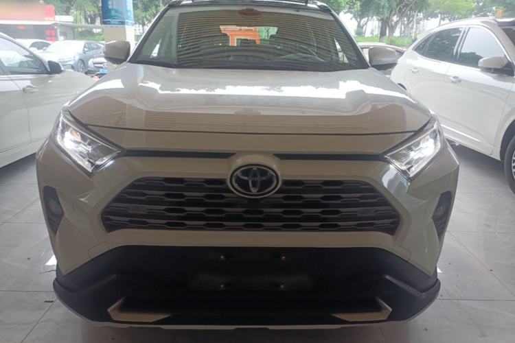 Used Toyota RAV4 2020 2.0L CVT Two-Wheel Drive Prestige Edition Front