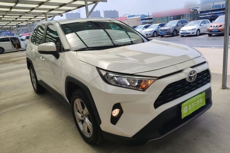 Used Toyota RAV4 2020 2.0L CVT Two-Wheel Drive Fashion PLUS Edition Front Right 45 Deg
