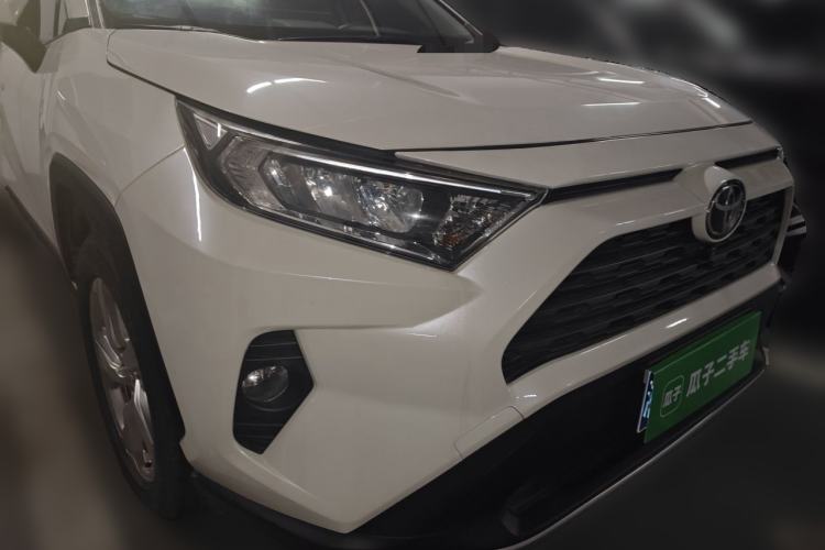 Used Toyota RAV4 2020 2.0L CVT 4x4 Trend Edition Front Right 45 Deg
