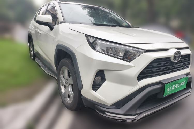 Used Toyota RAV4 2020 2.0L CVT Two-Wheel Drive Fashion PLUS Edition Front Right 45 Deg