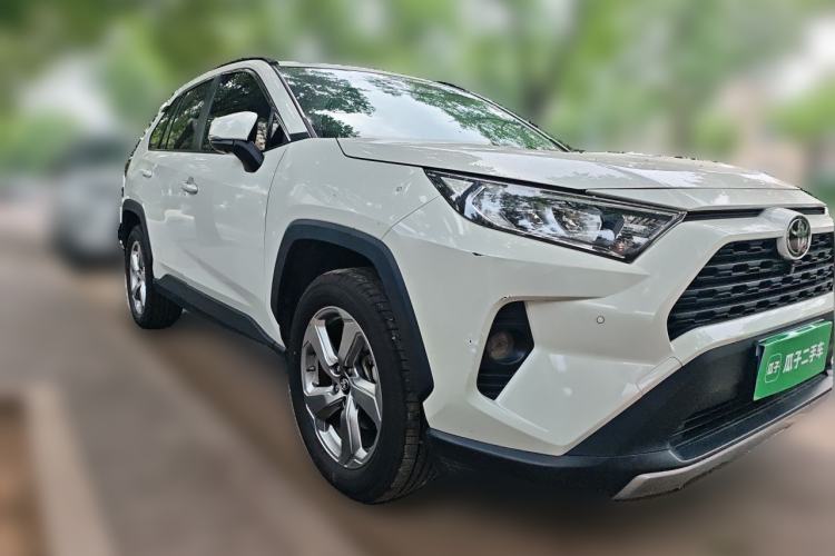 Used Toyota RAV4 2020 2.0L CVT Two-Wheel Drive Fashion Edition Front Right 45 Deg