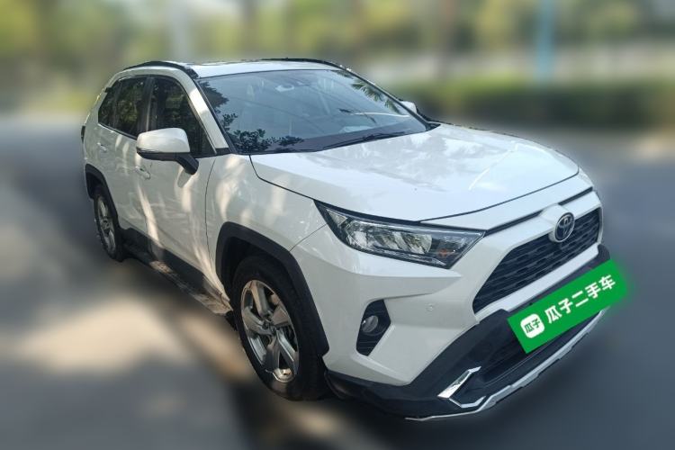 Used Toyota RAV4 2020 2.0L CVT Two-Wheel Drive Fashion Edition Front Right 45 Deg